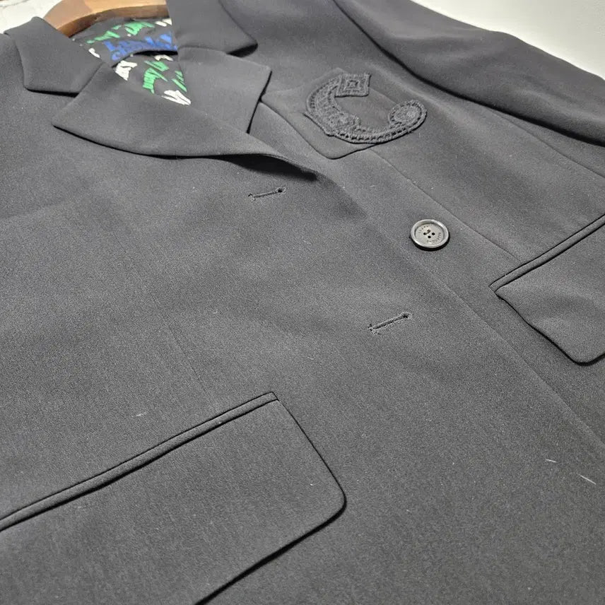 [BUNJANG] Lucky Chouette Black Jacket C Logo / 럭키슈에뜨 블랙 자켓 C로고 장식