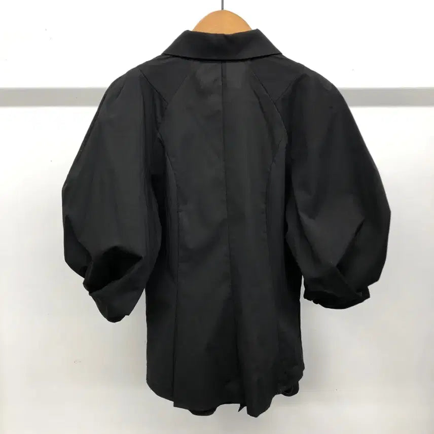 [SOLD OUT] 파슨스 퍼프소매 슬림 블라우스 S