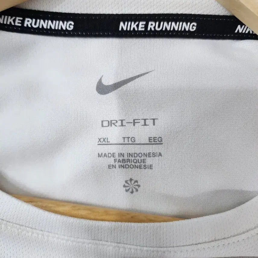 [BUNJANG] Nike Dri-FIT Running T-Shirt White XXL / [XXL] 나이키 드라이핏 러닝 반팔 티셔츠 화이트 2.0