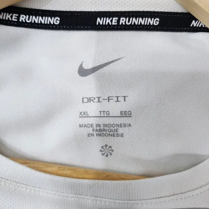[BUNJANG] Nike Dri-FIT Running T-Shirt White XXL / [XXL] 나이키 드라이핏 러닝 반팔 티셔츠 화이트 2.0
