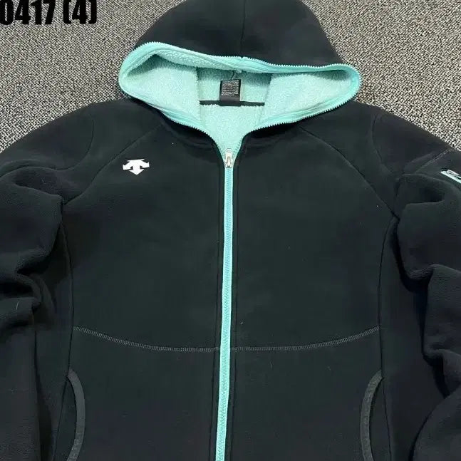 [SOLD OUT] 100 데상트 블랙 후리스 후드 집업 0417(4)