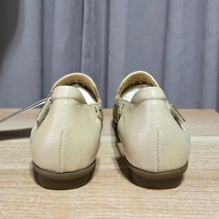 [SOLD OUT] 허시파피 여성 펀칭 사이드 벨크로 컴포트화 230 새제품