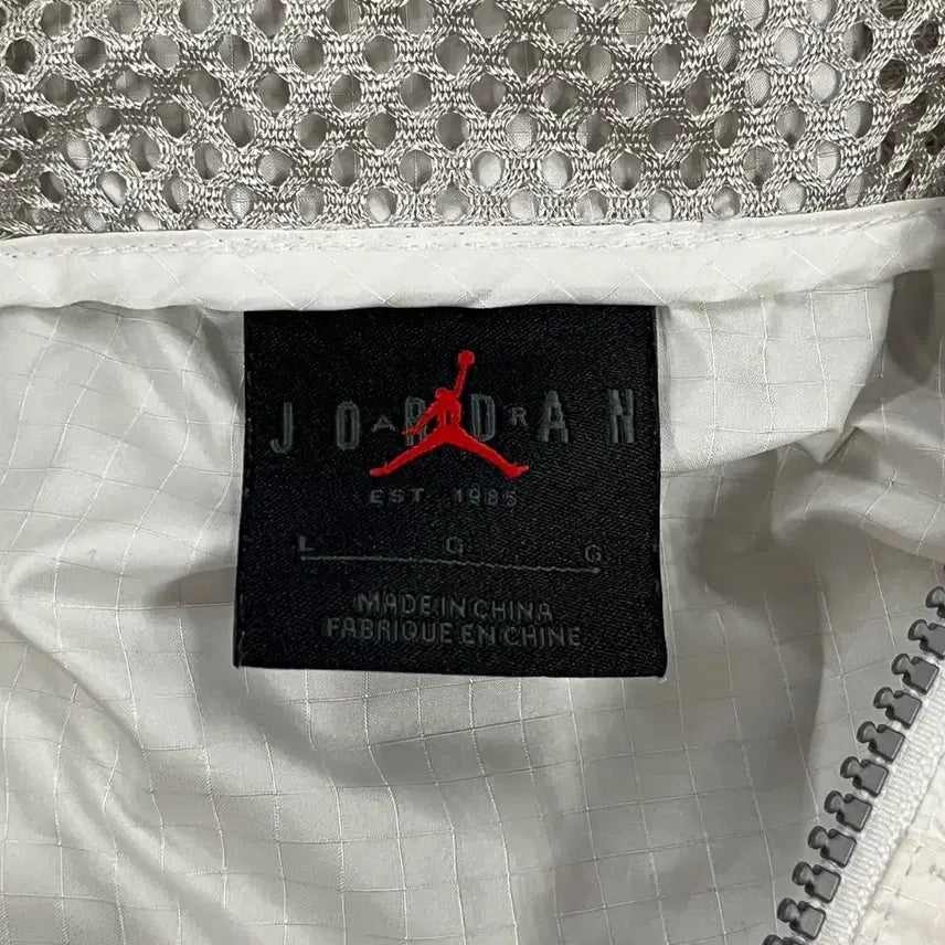 [BUNJANG] Jordan White Hooded Windbreaker Jacket / [정품/L] 조던 화이트 후드 바람막이 자켓