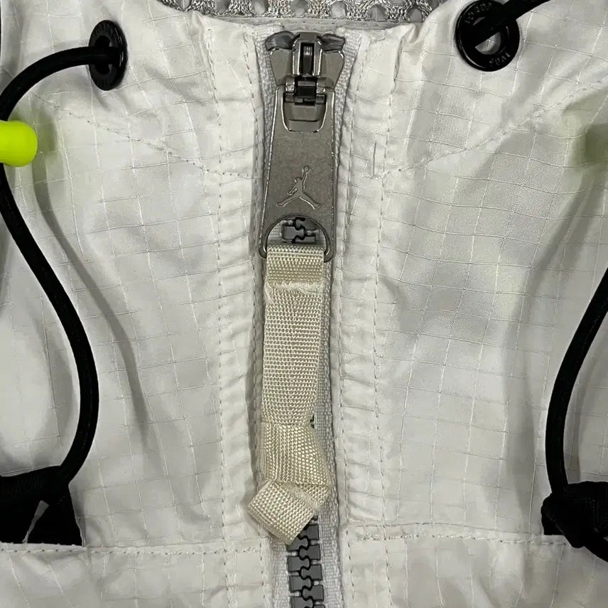 [BUNJANG] Jordan White Hooded Windbreaker Jacket / [정품/L] 조던 화이트 후드 바람막이 자켓