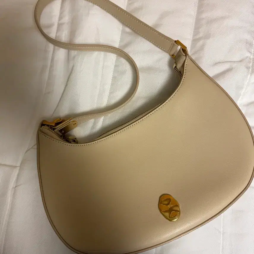 [BUNJANG] OSTKAKA Mini Hobo Bag / 오스트카카 미니호보