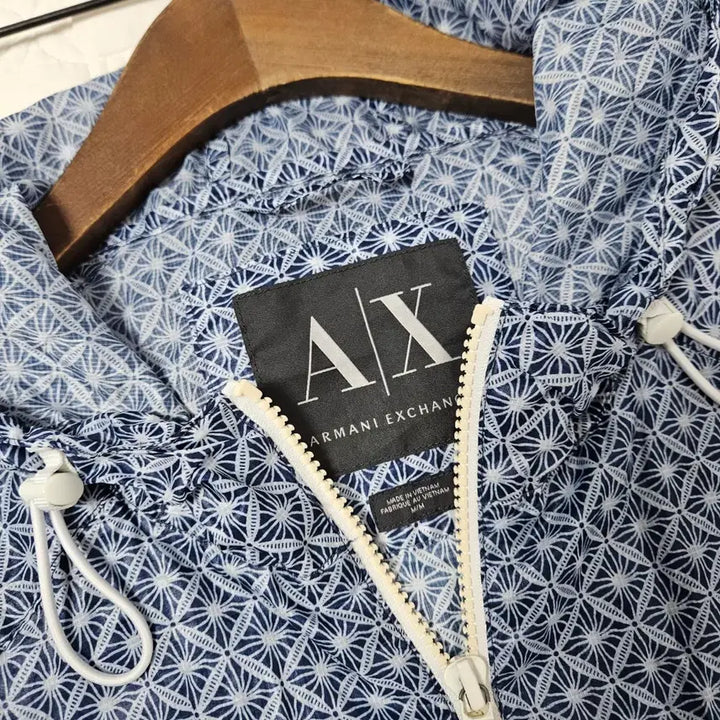 [BUNJANG] Armani Exchange Pattern Windbreaker Jacket / 아르마니 익스체인지 패턴 바람막이 점퍼
