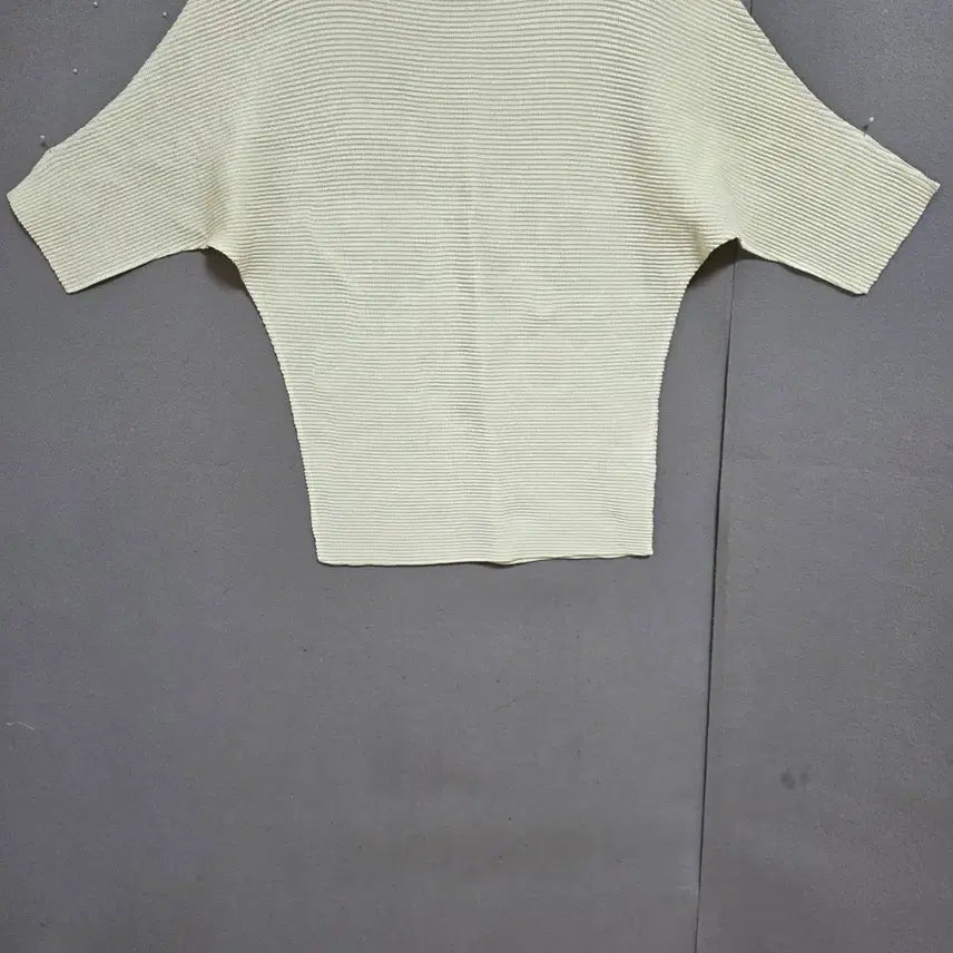 [BUNJANG] Eva Cube Pleated T-Shirt FF / 에바큐브 플리츠 티셔츠 FF    n4719