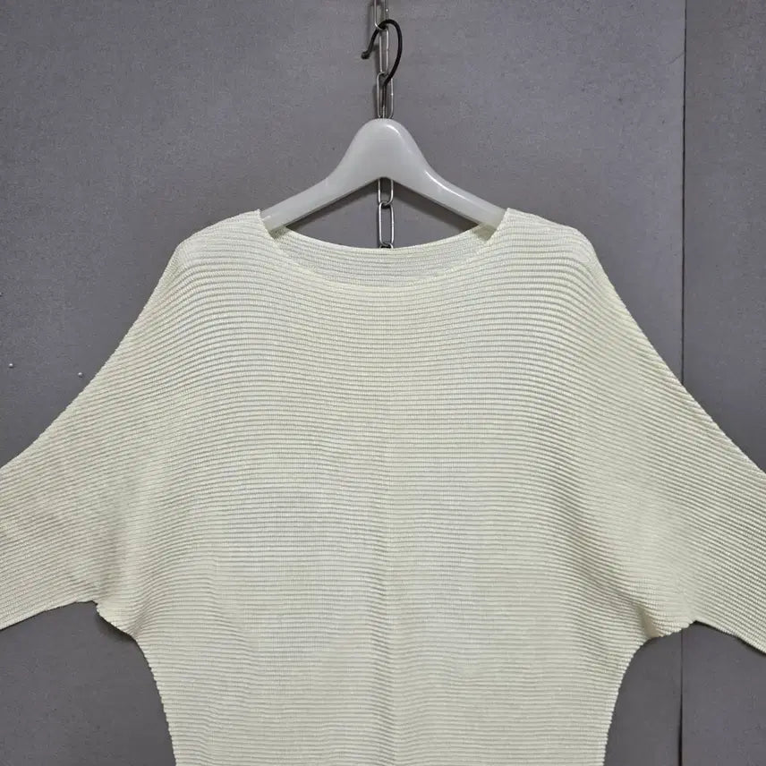 [BUNJANG] Eva Cube Pleated T-Shirt FF / 에바큐브 플리츠 티셔츠 FF    n4719