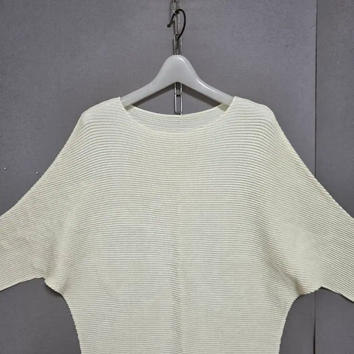 [BUNJANG] Eva Cube Pleated T-Shirt FF / 에바큐브 플리츠 티셔츠 FF    n4719