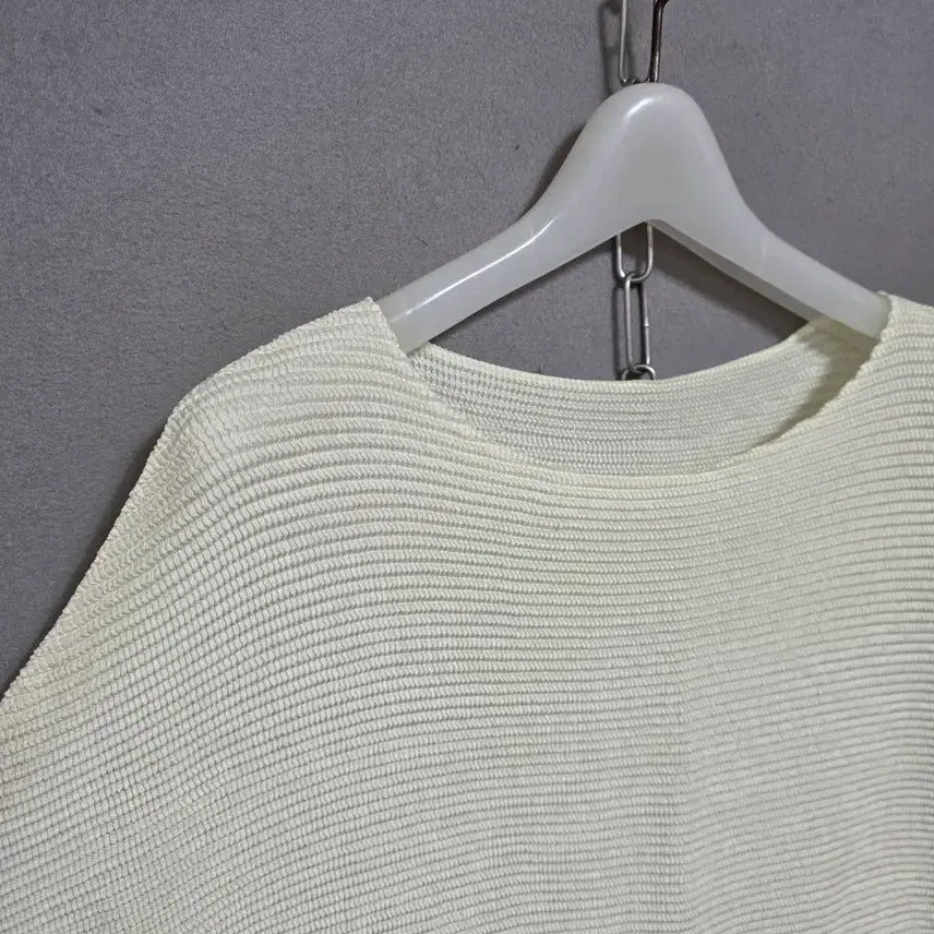 [BUNJANG] Eva Cube Pleated T-Shirt FF / 에바큐브 플리츠 티셔츠 FF    n4719