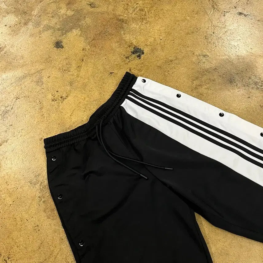 [BUNJANG] Adidas Three Stripes Black Track Pants / [정품/M] 아디다스 삼선 블랙 트랙 바지
