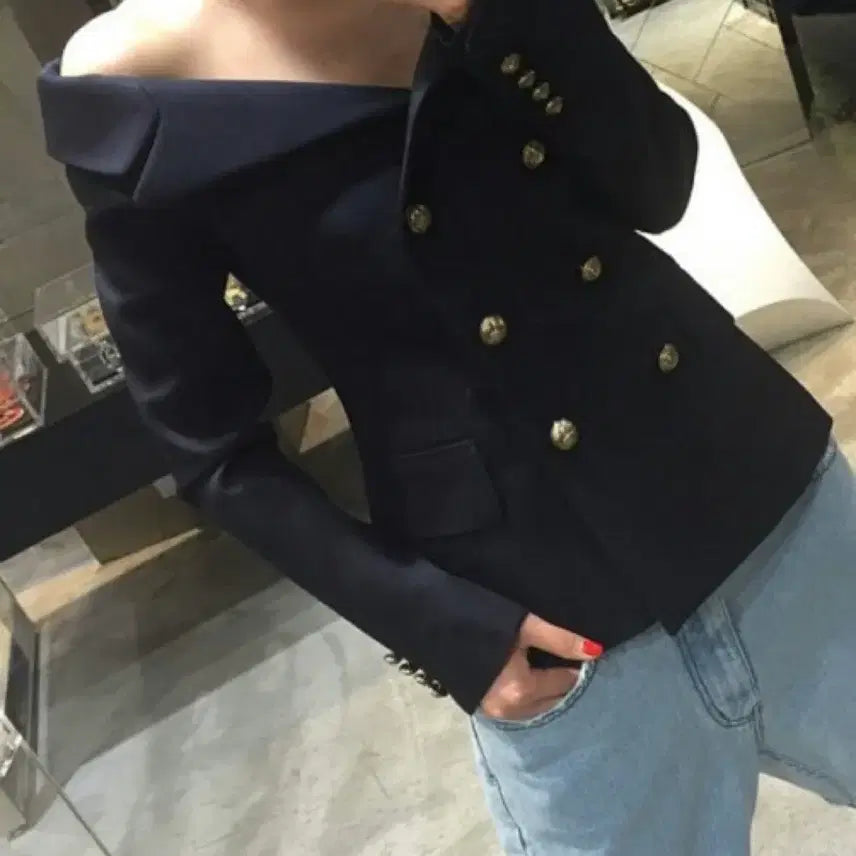 [BUNJANG] Off-Shoulder Black Jacket with Gold Buttons / 오프숄더 금장 단추 블랙 제니 자켓 투웨이 세일러세라빅카라더블버튼