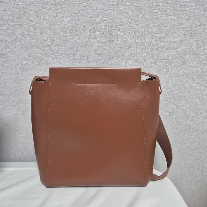 [BUNJANG] Everlane Leather Crossbody Bag / 에버레인 가죽 브라운 크로스백