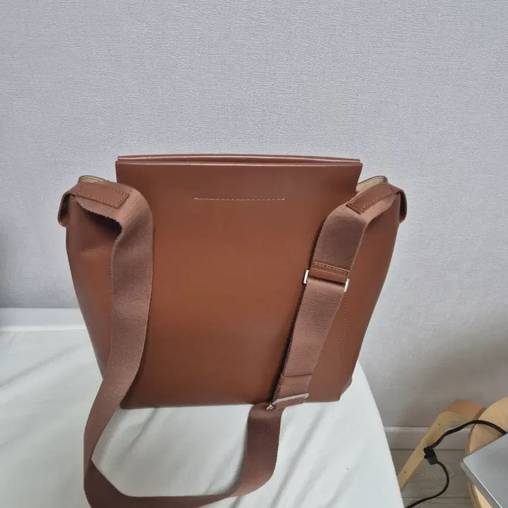[BUNJANG] Everlane Leather Crossbody Bag / 에버레인 가죽 브라운 크로스백