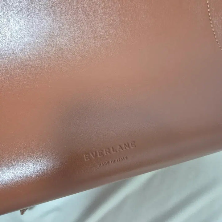 [BUNJANG] Everlane Leather Crossbody Bag / 에버레인 가죽 브라운 크로스백