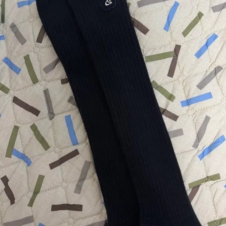 [SOLD OUT] 코이세이오 COYSEIO 플라워 로고 니삭스 블랙