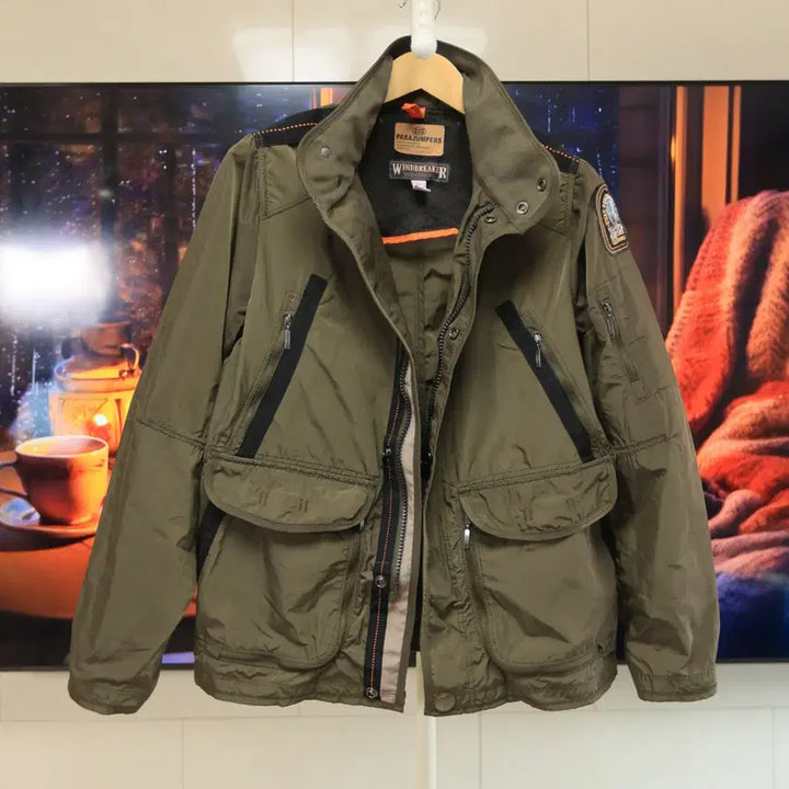 [SOLD OUT] 파라점퍼스 카키 윈드브레이커 요즘핏 크롭 아우터
