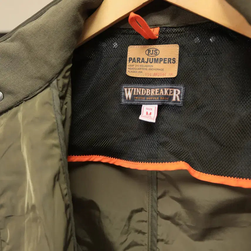 [SOLD OUT] 파라점퍼스 카키 윈드브레이커 요즘핏 크롭 아우터
