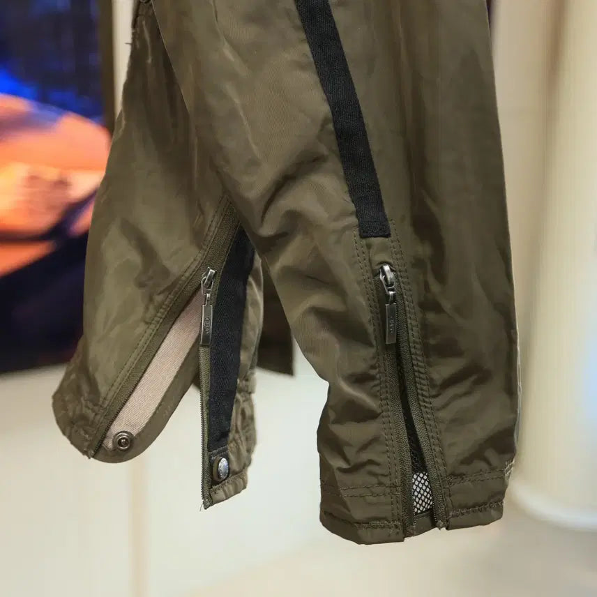 [SOLD OUT] 파라점퍼스 카키 윈드브레이커 요즘핏 크롭 아우터