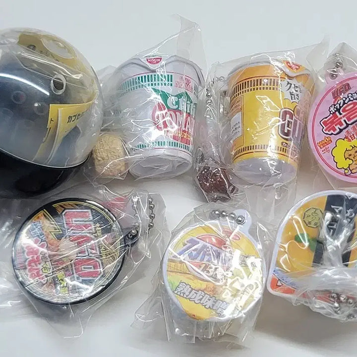 [BUNJANG] Japanese Food Miniature Keyring Bundle Set / 일본 컵라면/김밥 미니어쳐 키링 가챠 7종 일괄판매 1.8