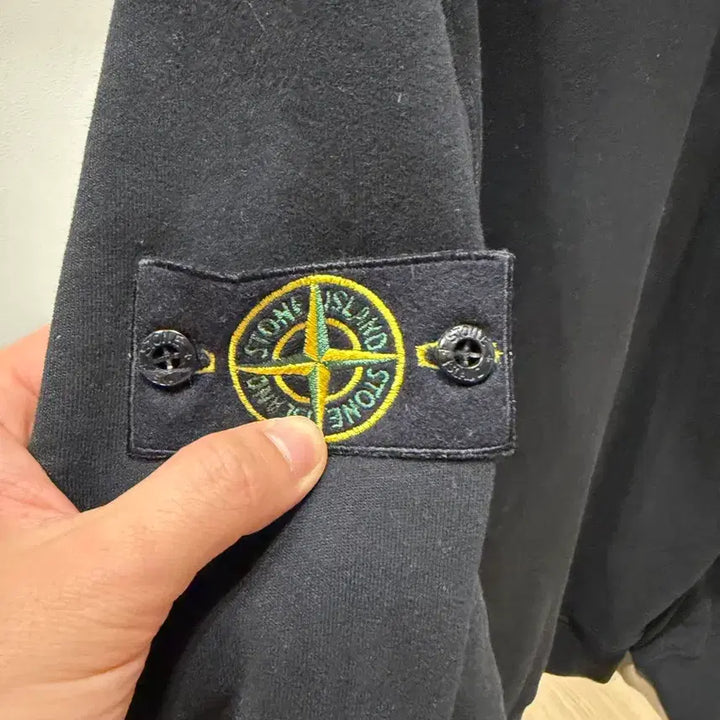 [SOLD OUT] 스톤아일랜드 맨투맨 블랙 XXL