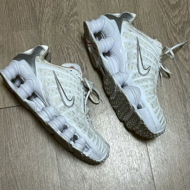 [BUNJANG] Nike Shox TL White Metallic Silver Sneakers / 나이키 샥스 TL 화이트 메탈릭 실버 240