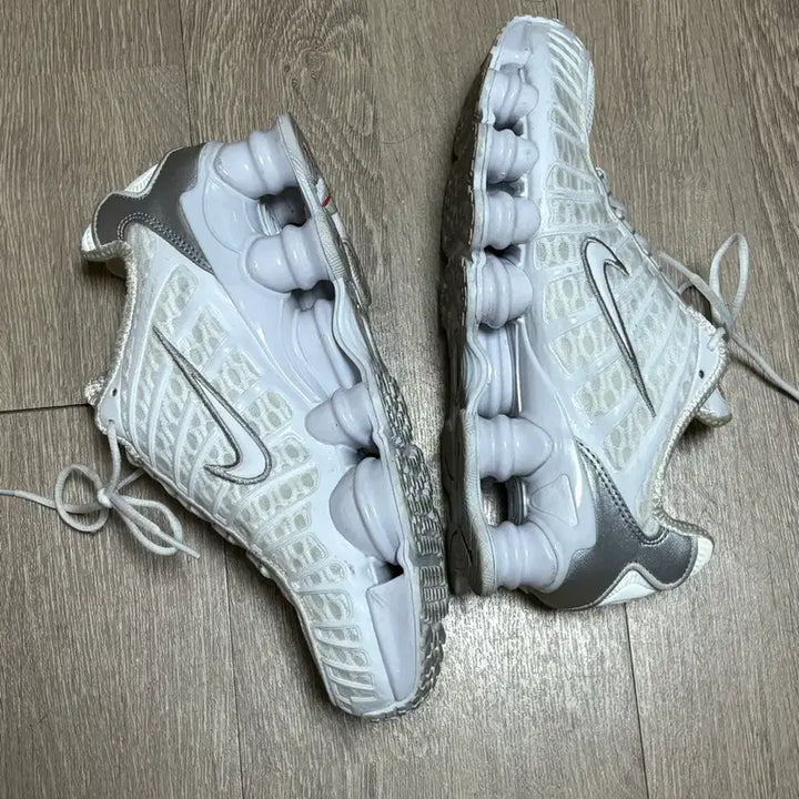 [BUNJANG] Nike Shox TL White Metallic Silver Sneakers / 나이키 샥스 TL 화이트 메탈릭 실버 240
