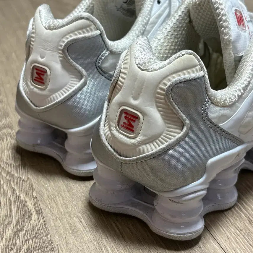 [BUNJANG] Nike Shox TL White Metallic Silver Sneakers / 나이키 샥스 TL 화이트 메탈릭 실버 240