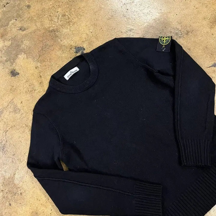 [SOLD OUT] [정품/M] 스톤아일랜드 블랙 니트