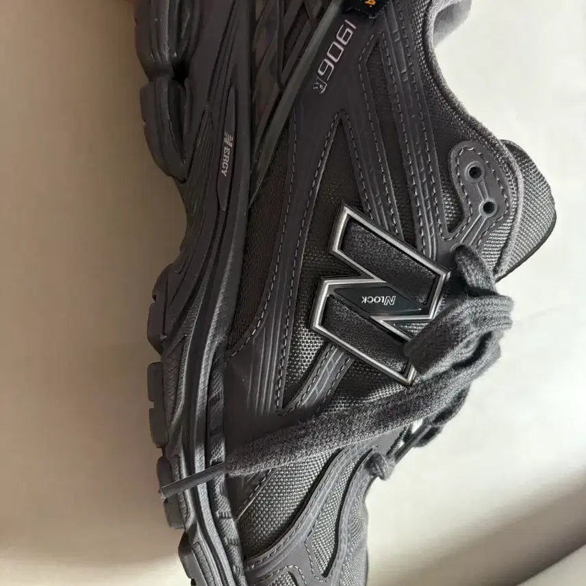 [BUNJANG] New Balance Cordura 1906R Sneakers / 뉴발란스 코듀라1906R 245