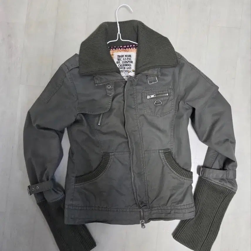 [SOLD OUT] 본더치 y2k 하이넥 카라 집업 카키 일본 빈티지