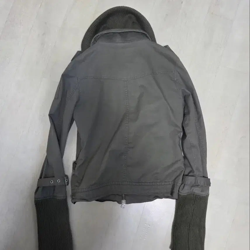 [SOLD OUT] 본더치 y2k 하이넥 카라 집업 카키 일본 빈티지