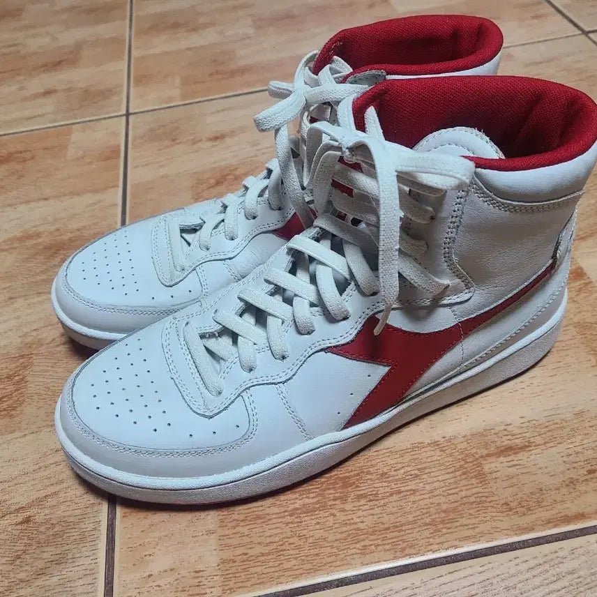 [BUNJANG] Diadora Basketball High-Top Sneakers / 디아도라 바스켓 하이탑 260