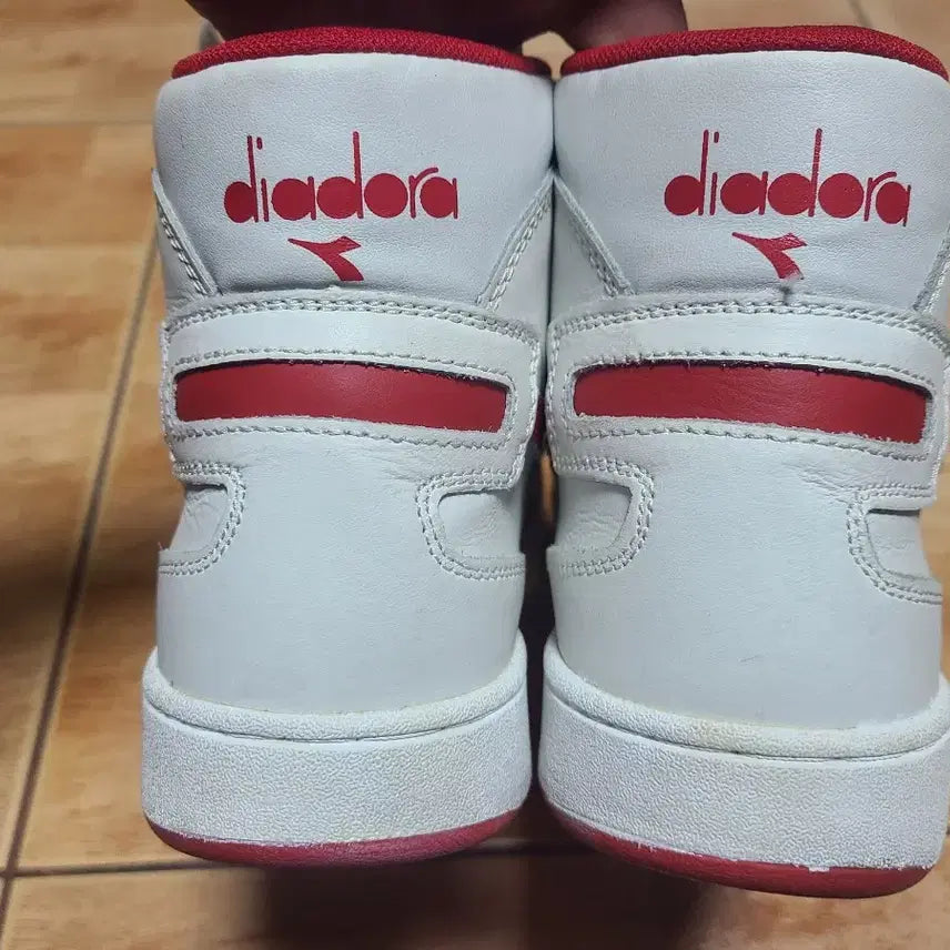 [BUNJANG] Diadora Basketball High-Top Sneakers / 디아도라 바스켓 하이탑 260