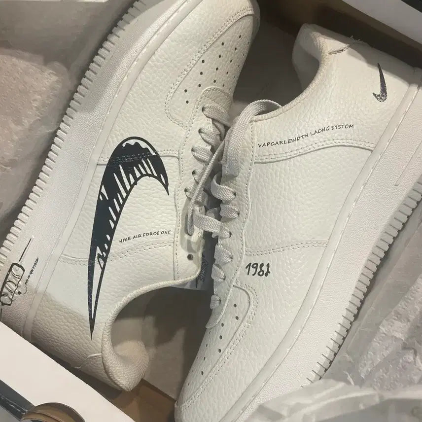 [BUNJANG] Nike Air Force 1 Sketch Low White Black Sneakers / 나이키 애어포스 1 스케치 로우 화이트 블랙