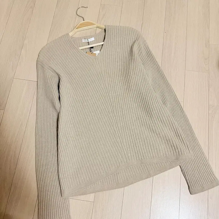 [BUNJANG] MARAN Cashmere Wool V-Neck Ribbed Knit Beige Top / 새상품) MARAN 마랑 캐시미어울 브이넥 골지 니트 베이지 긴팔 리브드