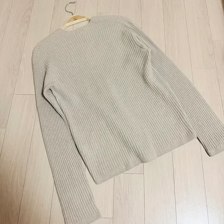 [BUNJANG] MARAN Cashmere Wool V-Neck Ribbed Knit Beige Top / 새상품) MARAN 마랑 캐시미어울 브이넥 골지 니트 베이지 긴팔 리브드
