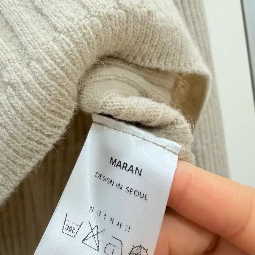 [BUNJANG] MARAN Cashmere Wool V-Neck Ribbed Knit Beige Top / 새상품) MARAN 마랑 캐시미어울 브이넥 골지 니트 베이지 긴팔 리브드