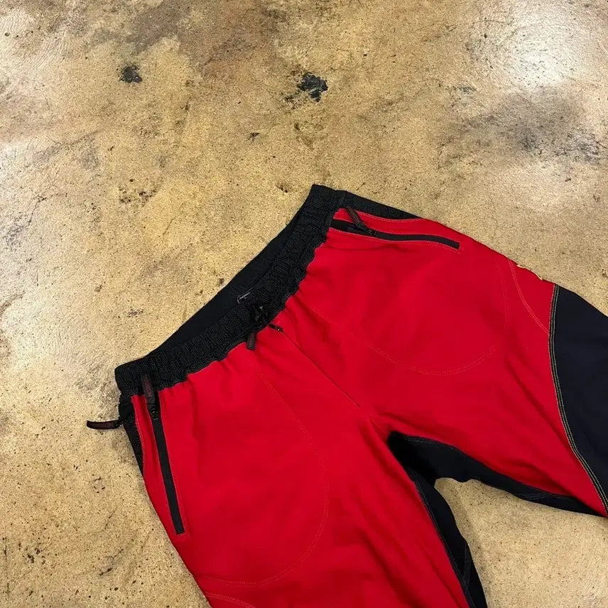 [BUNJANG] Montura Red Black Functional Training Pants / [정품/L] 몬츄라 레드 블랙 기능성 트레이닝 바지