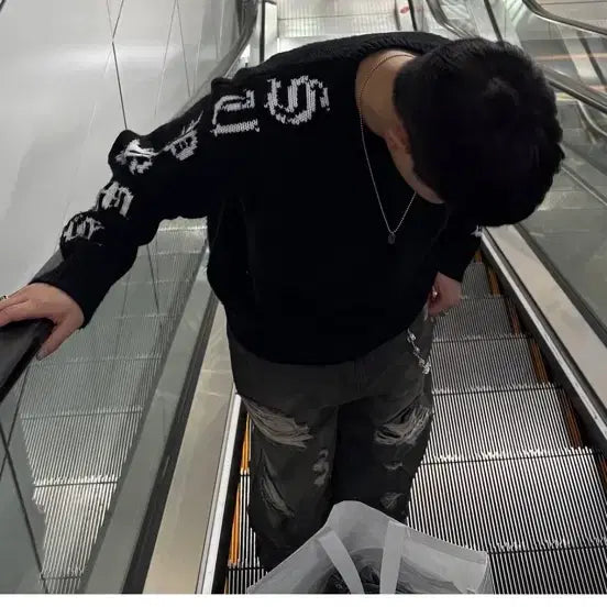 [BUNJANG] Supreme Old English Knit (XL) / 슈프림 올드잉글리쉬 니트(xl)