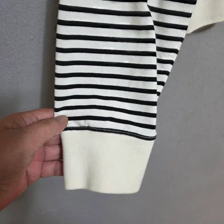 [BUNJANG] Juicy Judy Striped Sweatshirt / 쥬시쥬디 줄무늬 맨투맨 90  n4723