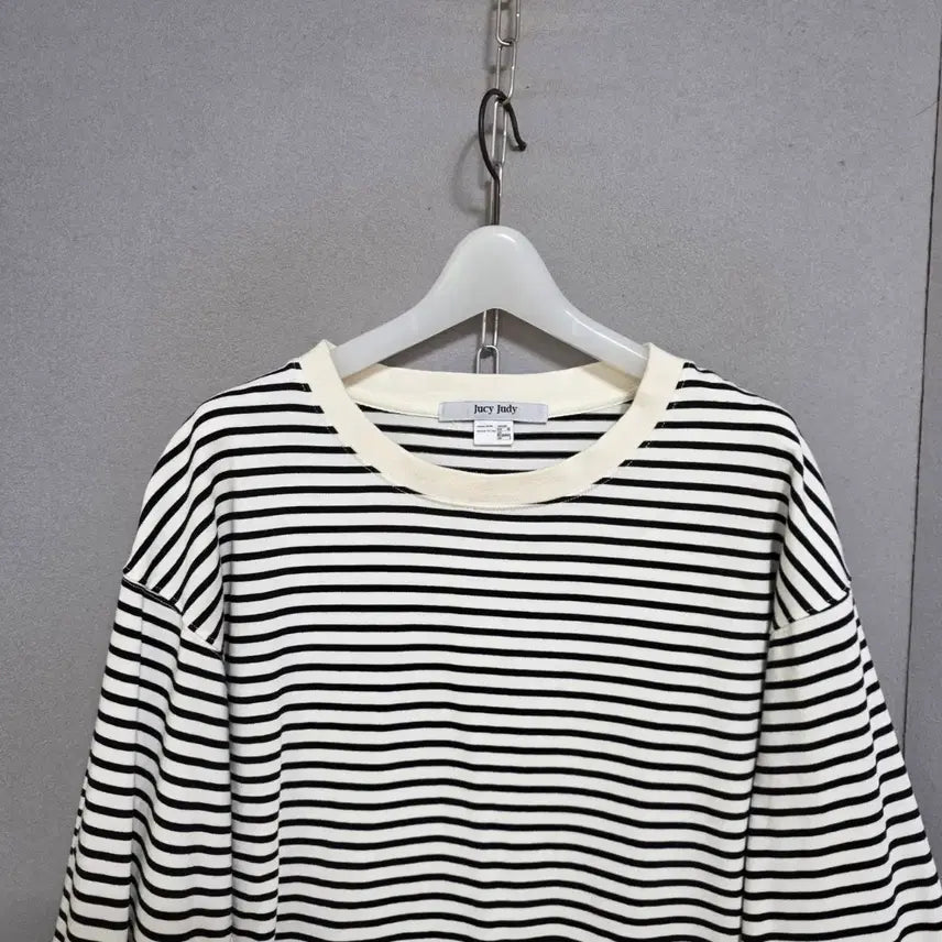 [BUNJANG] Juicy Judy Striped Sweatshirt / 쥬시쥬디 줄무늬 맨투맨 90  n4723