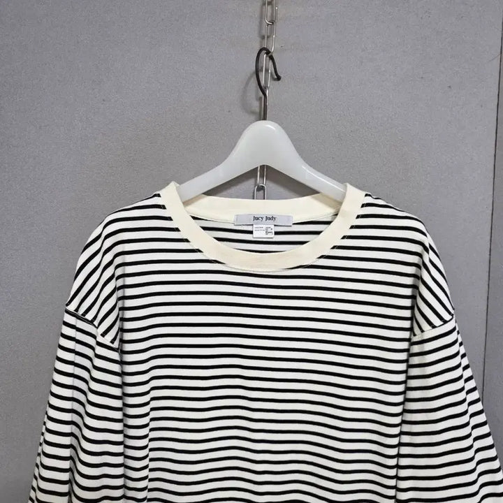 [BUNJANG] Juicy Judy Striped Sweatshirt / 쥬시쥬디 줄무늬 맨투맨 90  n4723