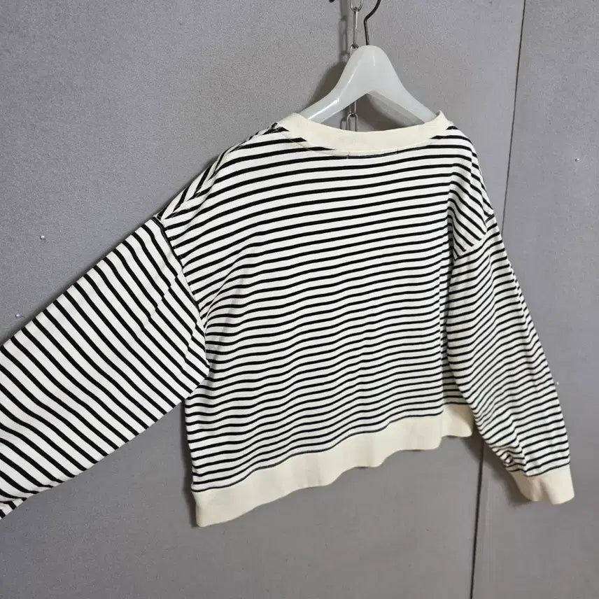 [BUNJANG] Juicy Judy Striped Sweatshirt / 쥬시쥬디 줄무늬 맨투맨 90  n4723