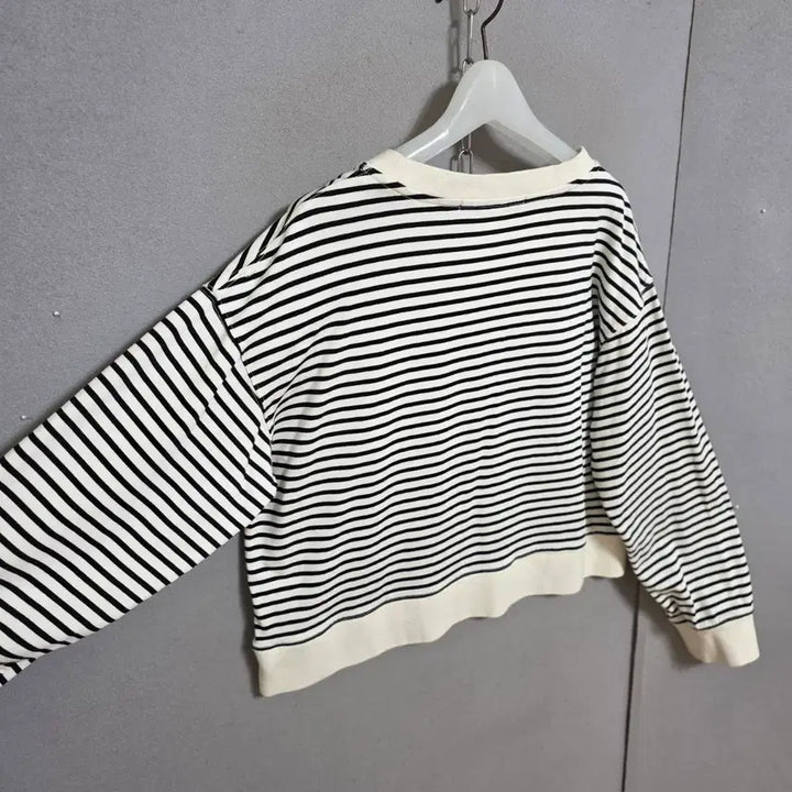 [BUNJANG] Juicy Judy Striped Sweatshirt / 쥬시쥬디 줄무늬 맨투맨 90  n4723