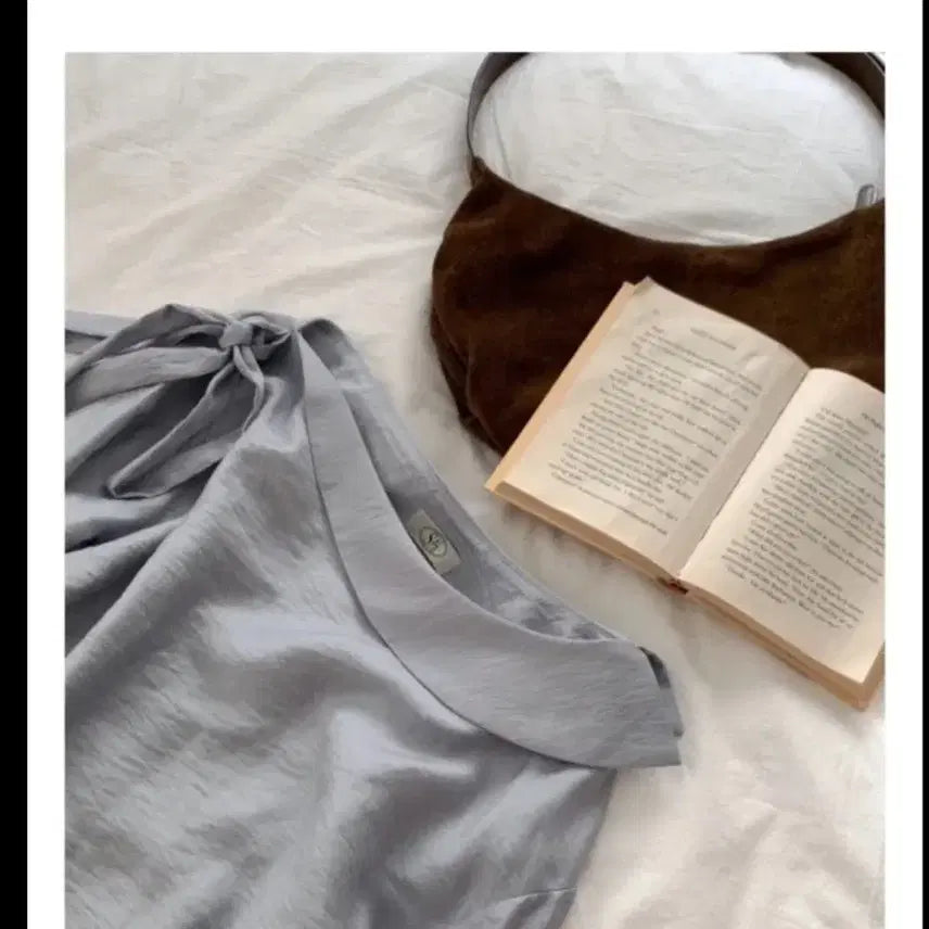 [SOLD OUT] 인기 오프숄더 언발 페미닌 블라우스 44-66size
