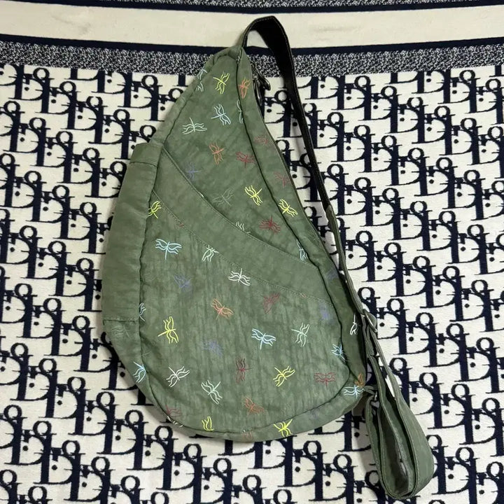 [BUNJANG] AmeriBag Dragonfly Pattern Sling Bag / 아메리백 잠자리 패턴 슬링백 올리브 그린