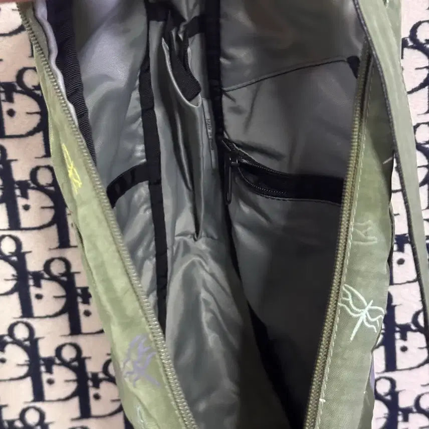 [BUNJANG] AmeriBag Dragonfly Pattern Sling Bag / 아메리백 잠자리 패턴 슬링백 올리브 그린