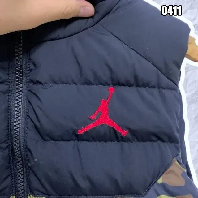[BUNJANG] Nike Jordan Camouflage Vest Padded / M 나이키 조던 카모플라쥬 배색 조끼 패딩