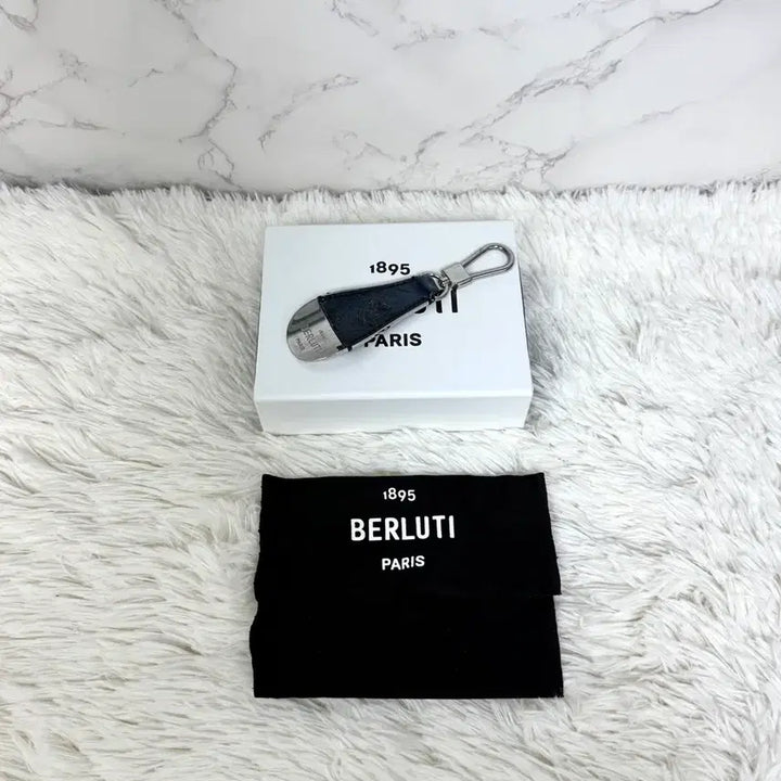 [BUNJANG] Berluti Shoehorn Key Holder Navy / [풀박스] 벨루티 슈혼 키 홀더 네이비